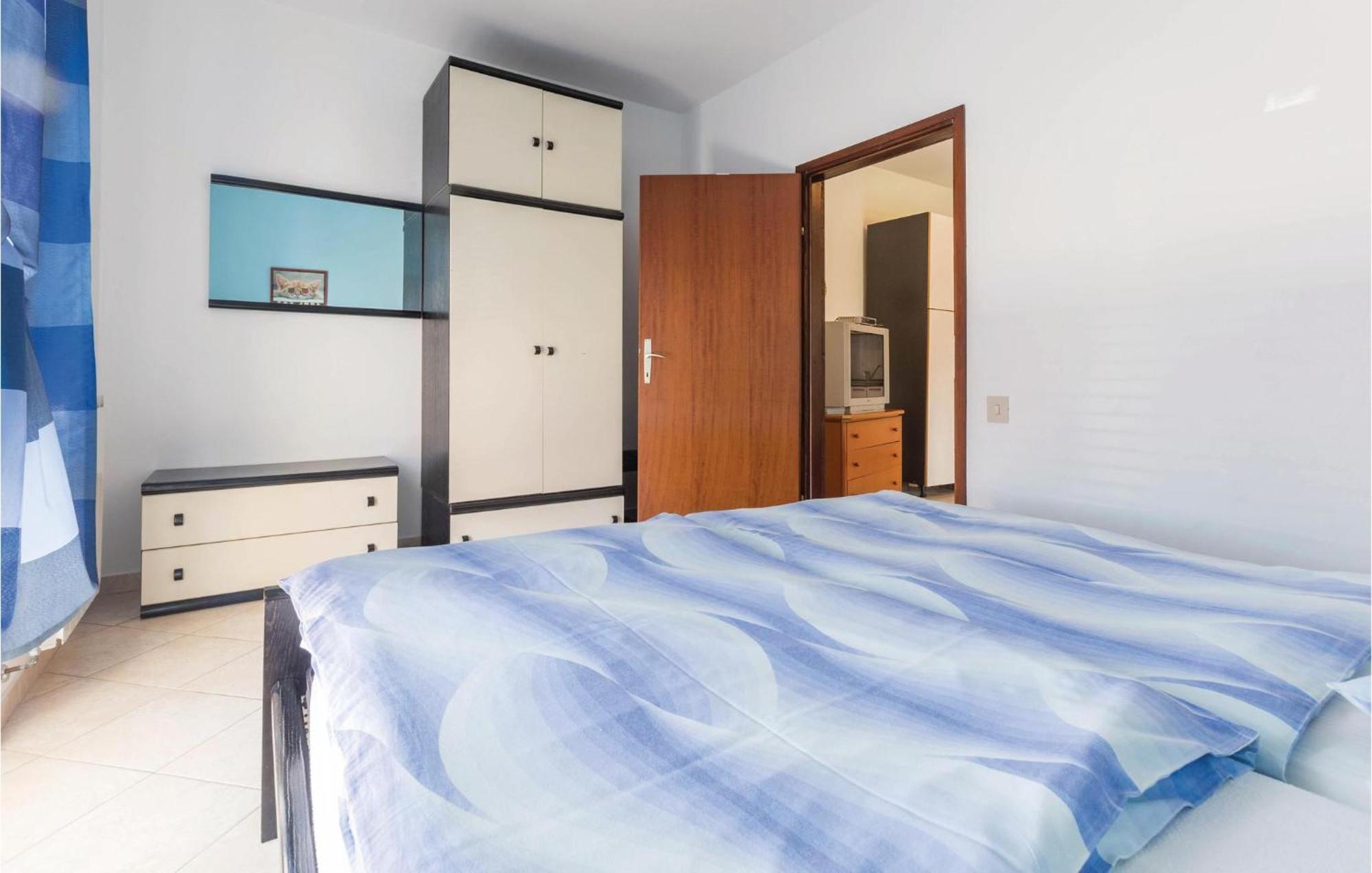 2 Bedroom Beautiful Apartment In Savudrija Bagian luar foto