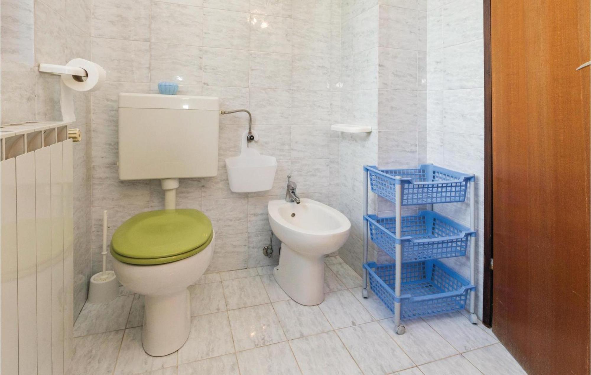 2 Bedroom Beautiful Apartment In Savudrija Bagian luar foto